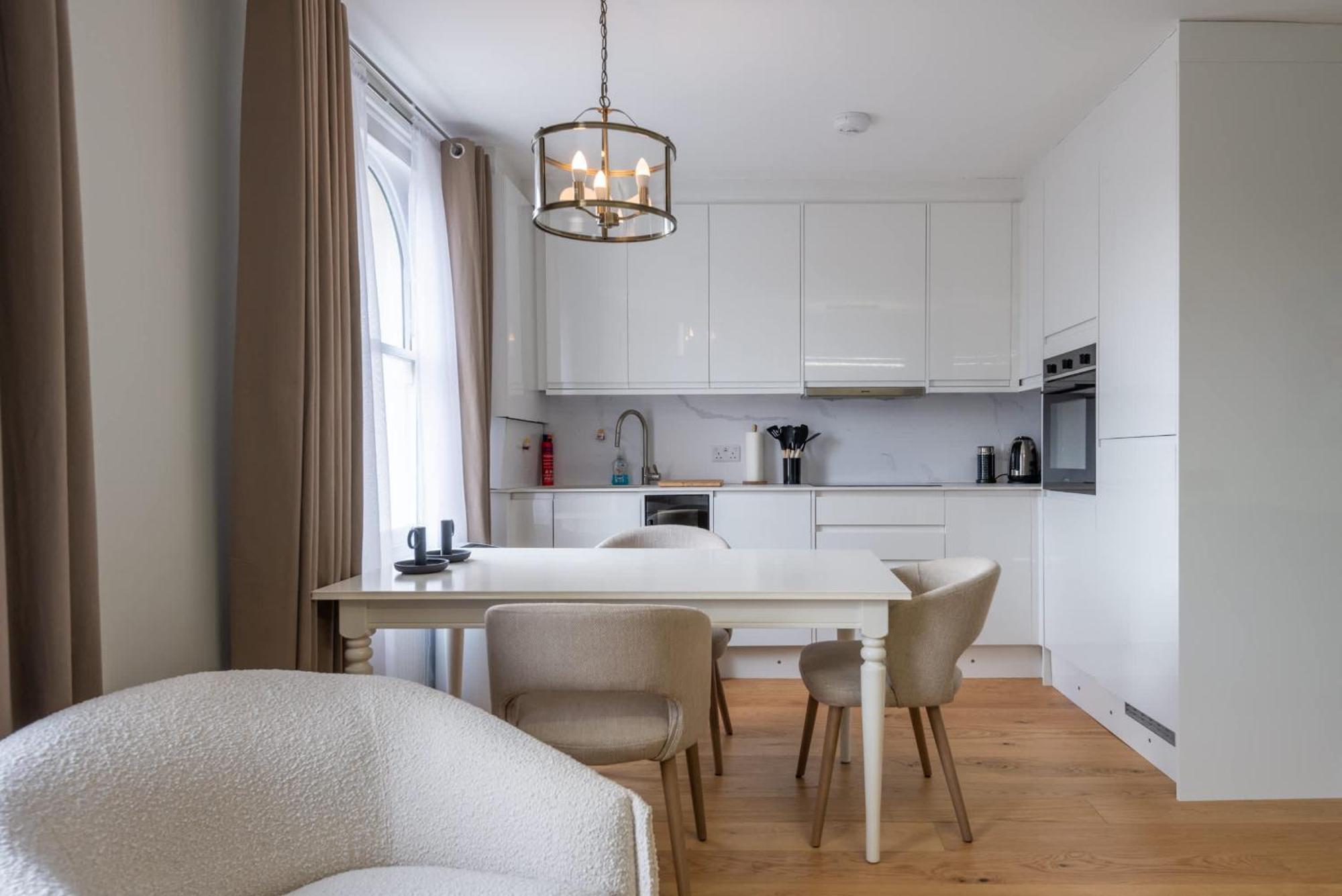 Elegant Designer On Abbey Road St Johns Wood Apartment London